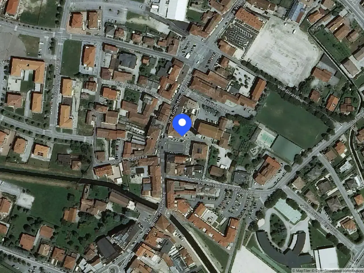 Fabbricato misto in Piazza Umberto I 21 21, Camisano Vicentino, {3} - Foto 1