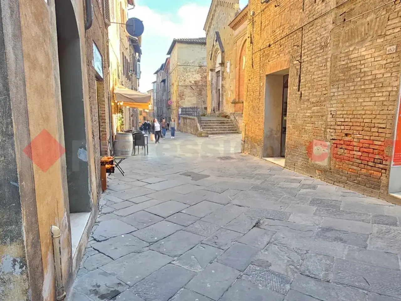 Negozio in Via Camollia 189, Siena, {3} - Foto 1