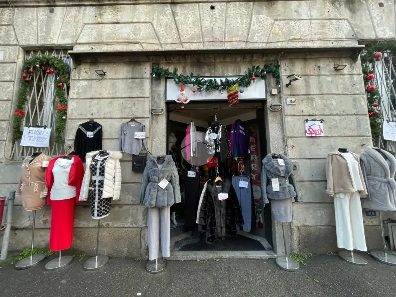 Negozio in Via Giacomo De Medici 4, Magenta, {3} - Foto 2