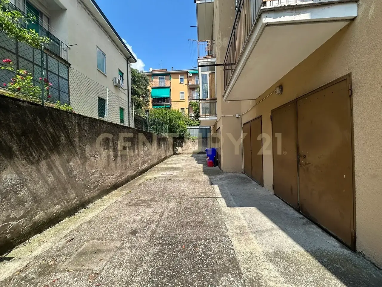 Parcheggio chiuso in Via Claudio Ridolfi 10, Verona, {3} - Foto 1