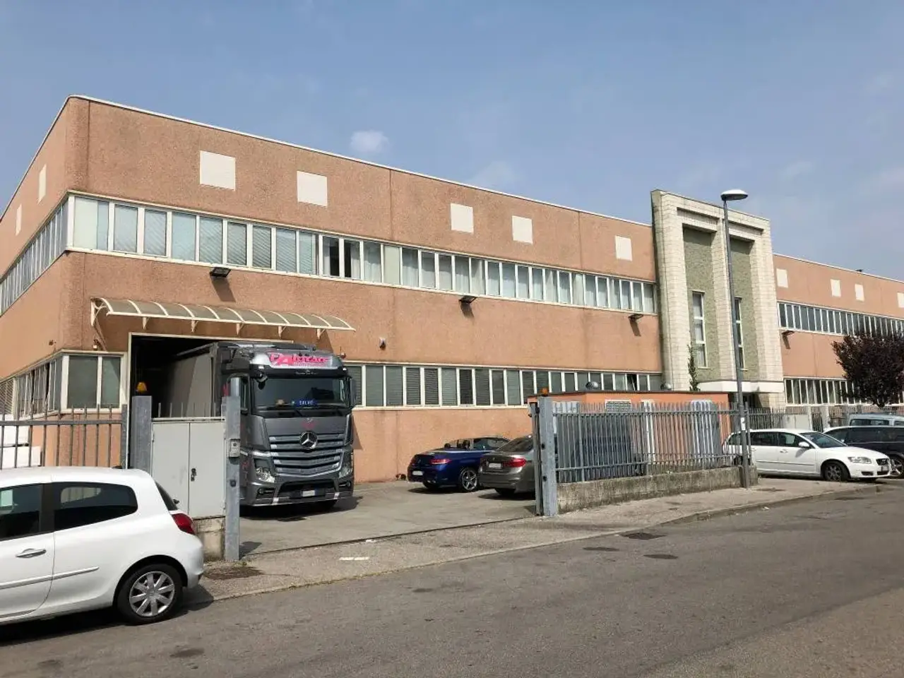 Capannone in , Brugherio, {3} - Foto 1