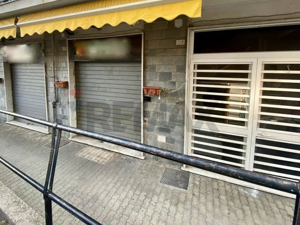 Negozio in Via Aurelio Robino 234, Genova, {3} - Foto 2