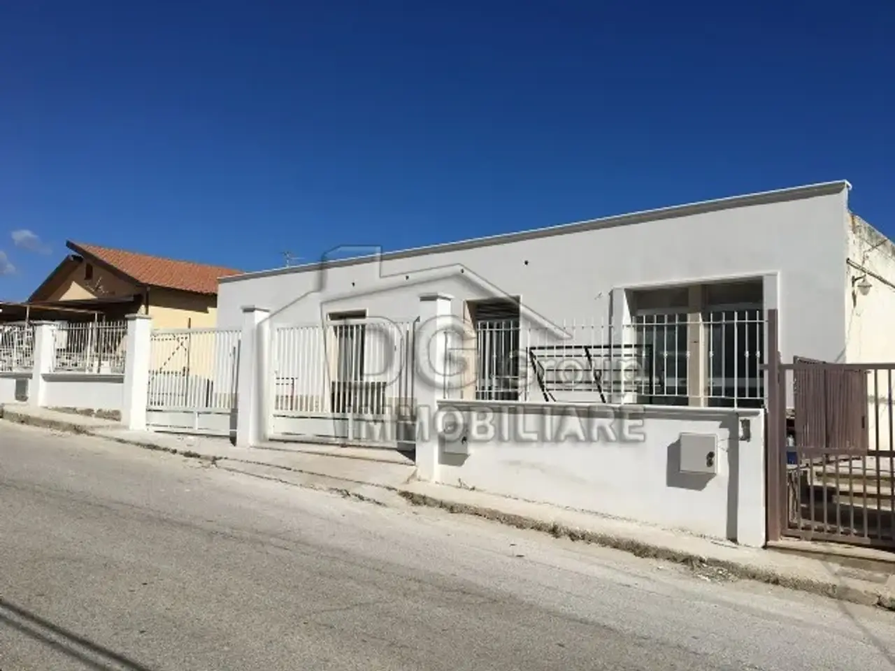 Negozio in Zona Aleccia, Alcamo, {3} - Foto 2