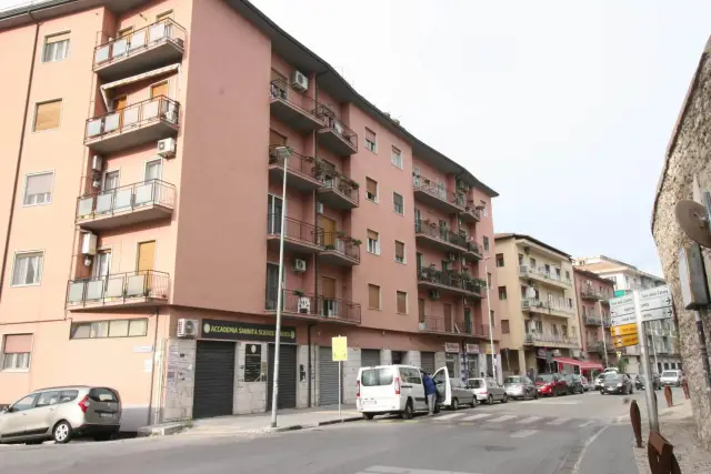 Apartament in Via Torre della Catena, Benevento - Photo 1