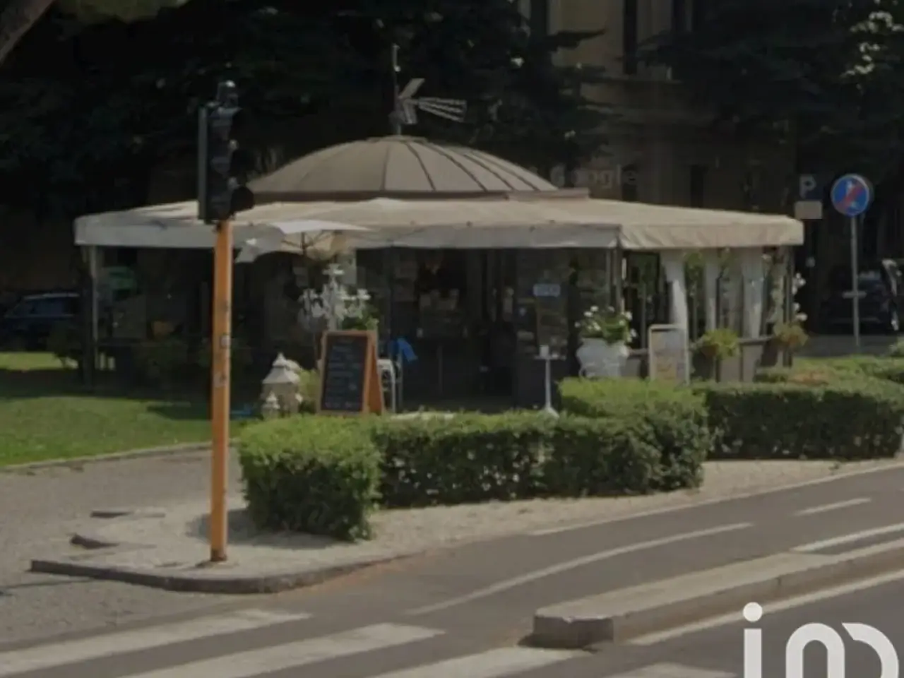 Esercizio commerciale in Via F.Lli Ugoni 1, Brescia, {3} - Foto 2