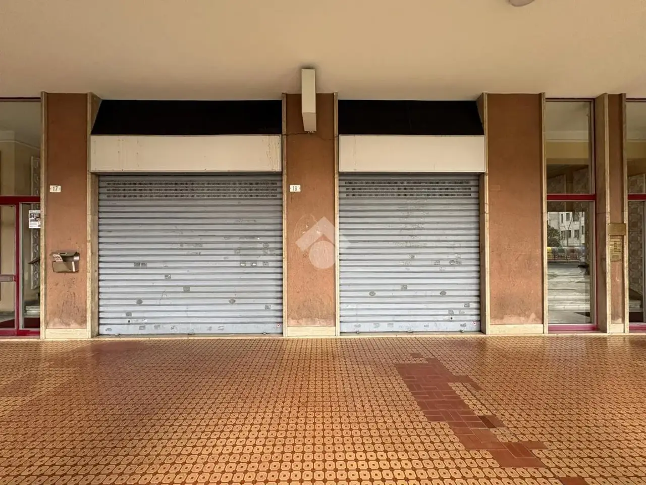 Negozio in Via Inghilterra 19, Borgaro Torinese, {3} - Foto 1