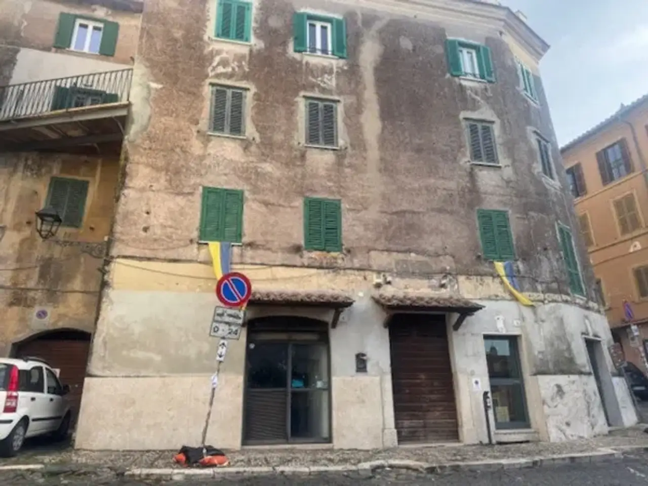 Negozio in Piazza Giuseppe Mazzini 6, Castel Madama, {3} - Foto 1