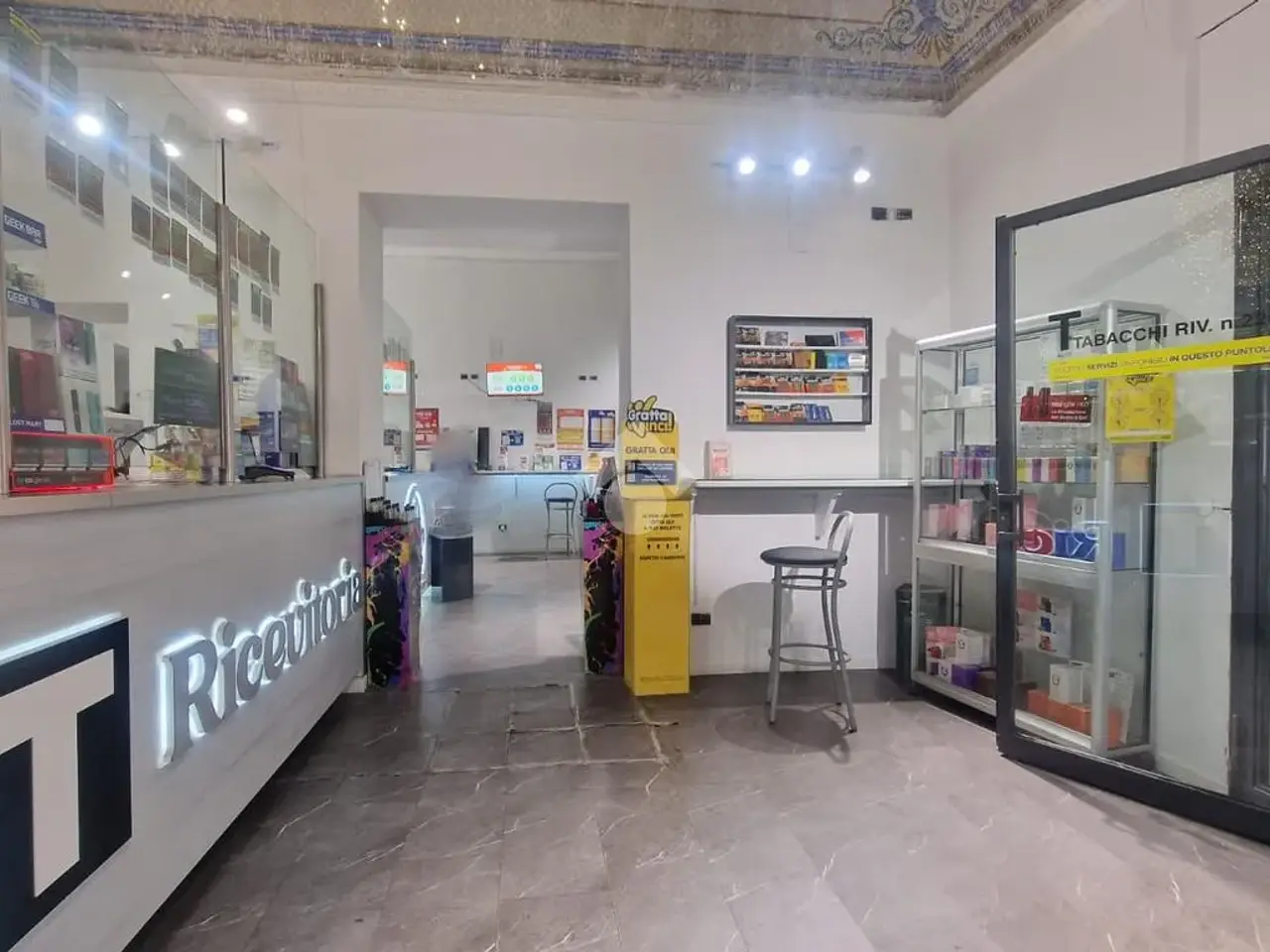 Negozio in Via Volturno 15, Palermo, {3} - Foto 2
