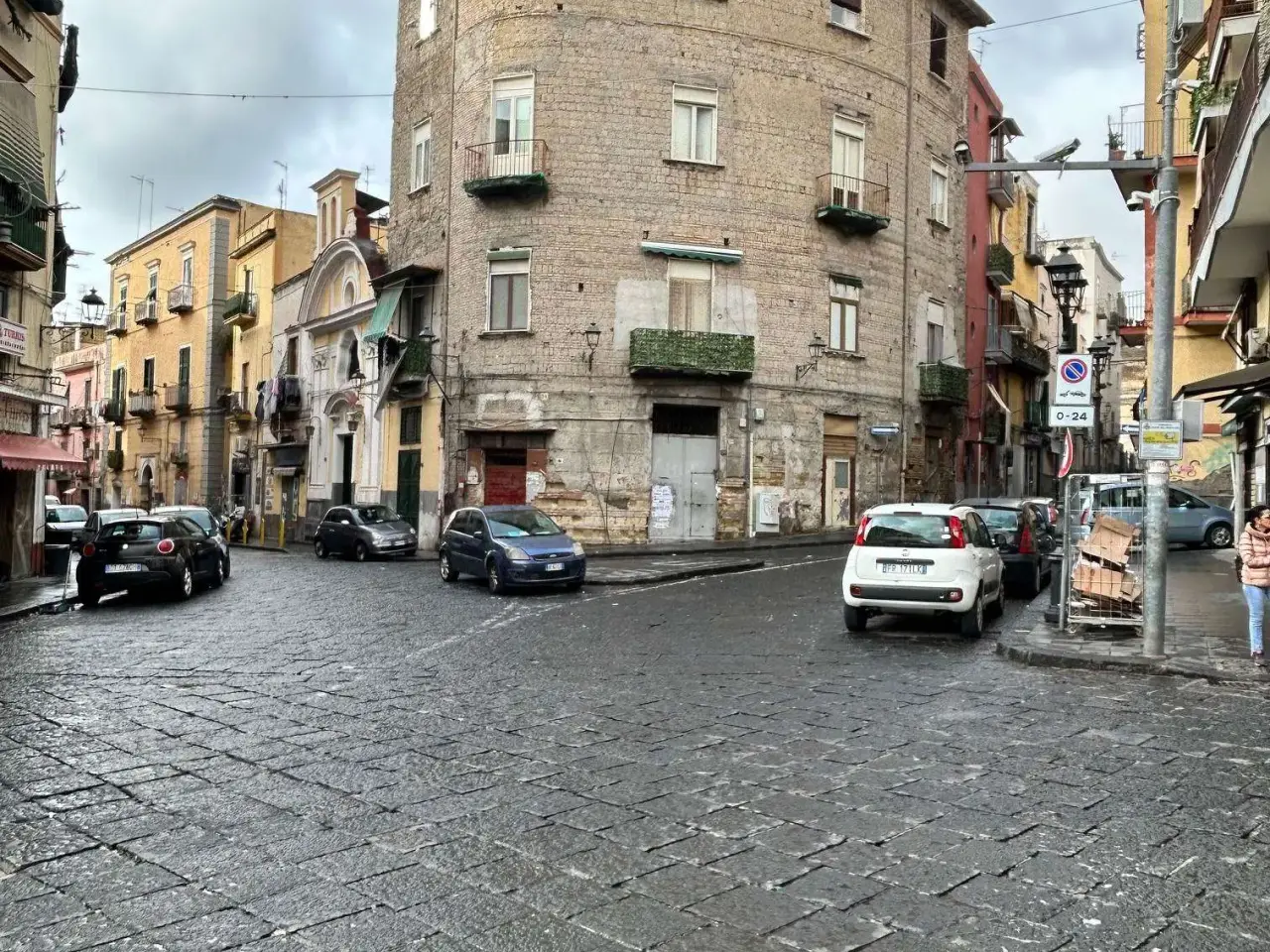 Negozio in Piazza Luigi Palomba 1, Torre Del Greco, {3} - Foto 2