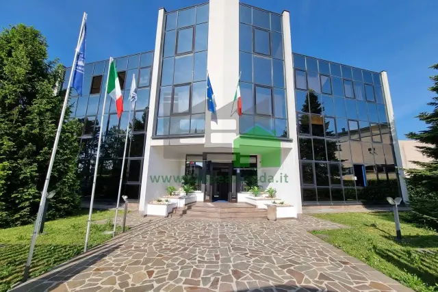 Gemeinschaftsbüro in Via Carlo Mariani 1, Cernusco sul Naviglio - Foto 1