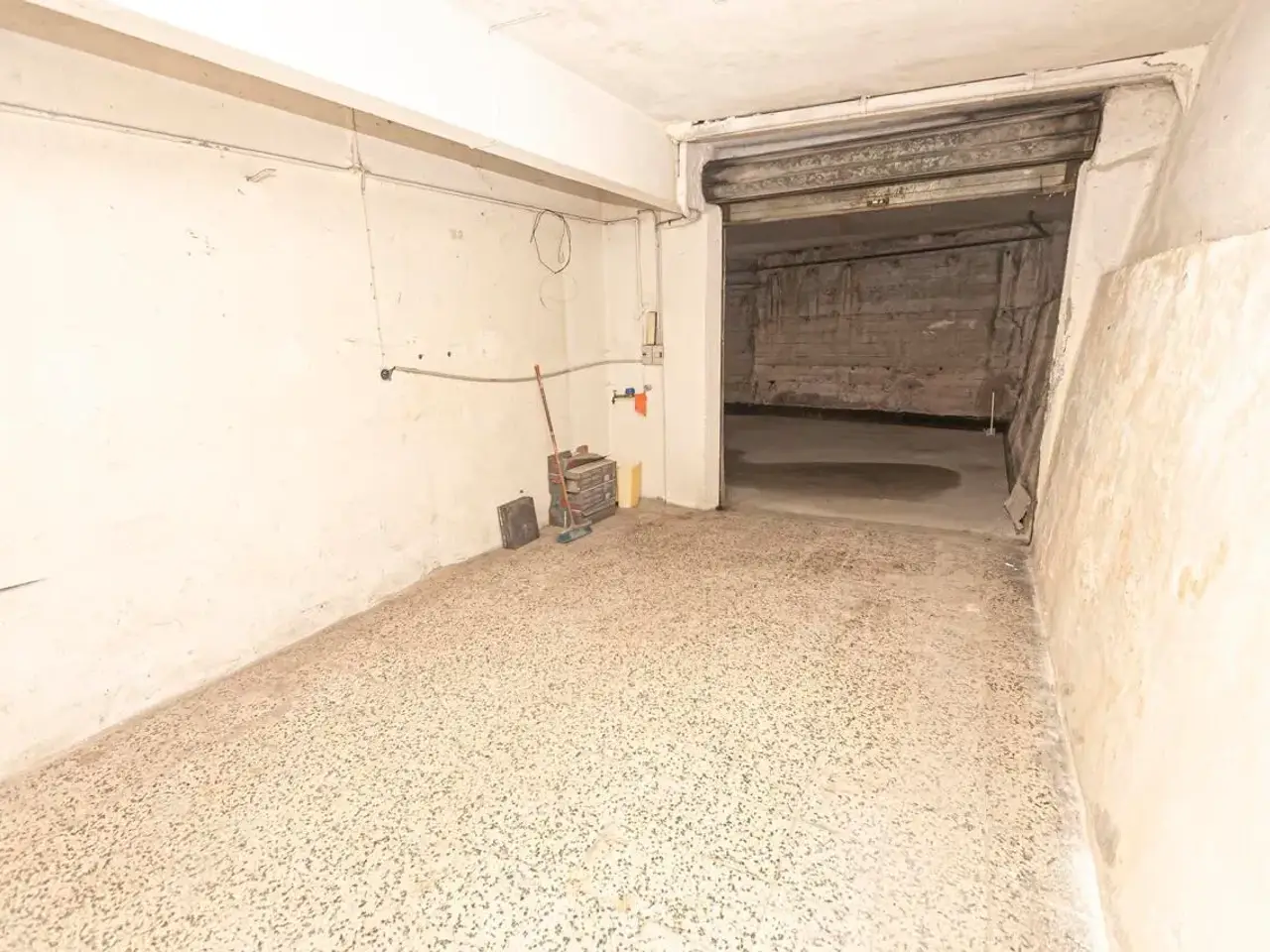 Parcheggio chiuso in Via Alcide De Gasperi 129, Campomorone, {3} - Foto 1