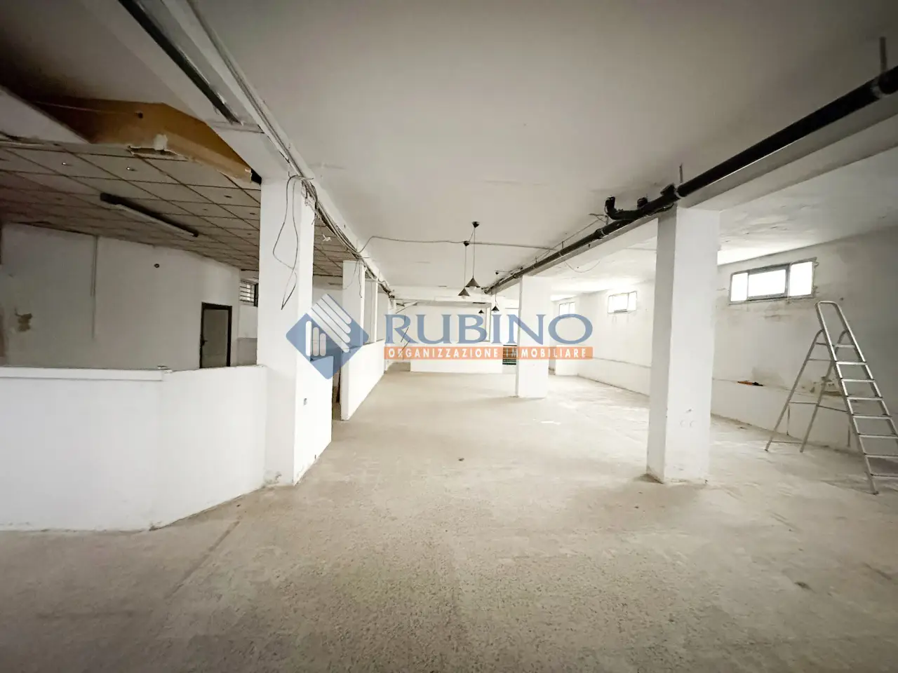 Laboratorio in , Bari, {3} - Foto 2