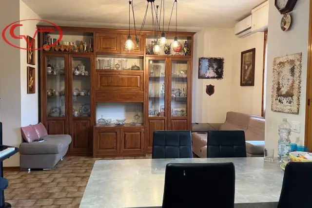 Vierzimmerwohnung in Via Ombrone, Montevarchi - Foto 1