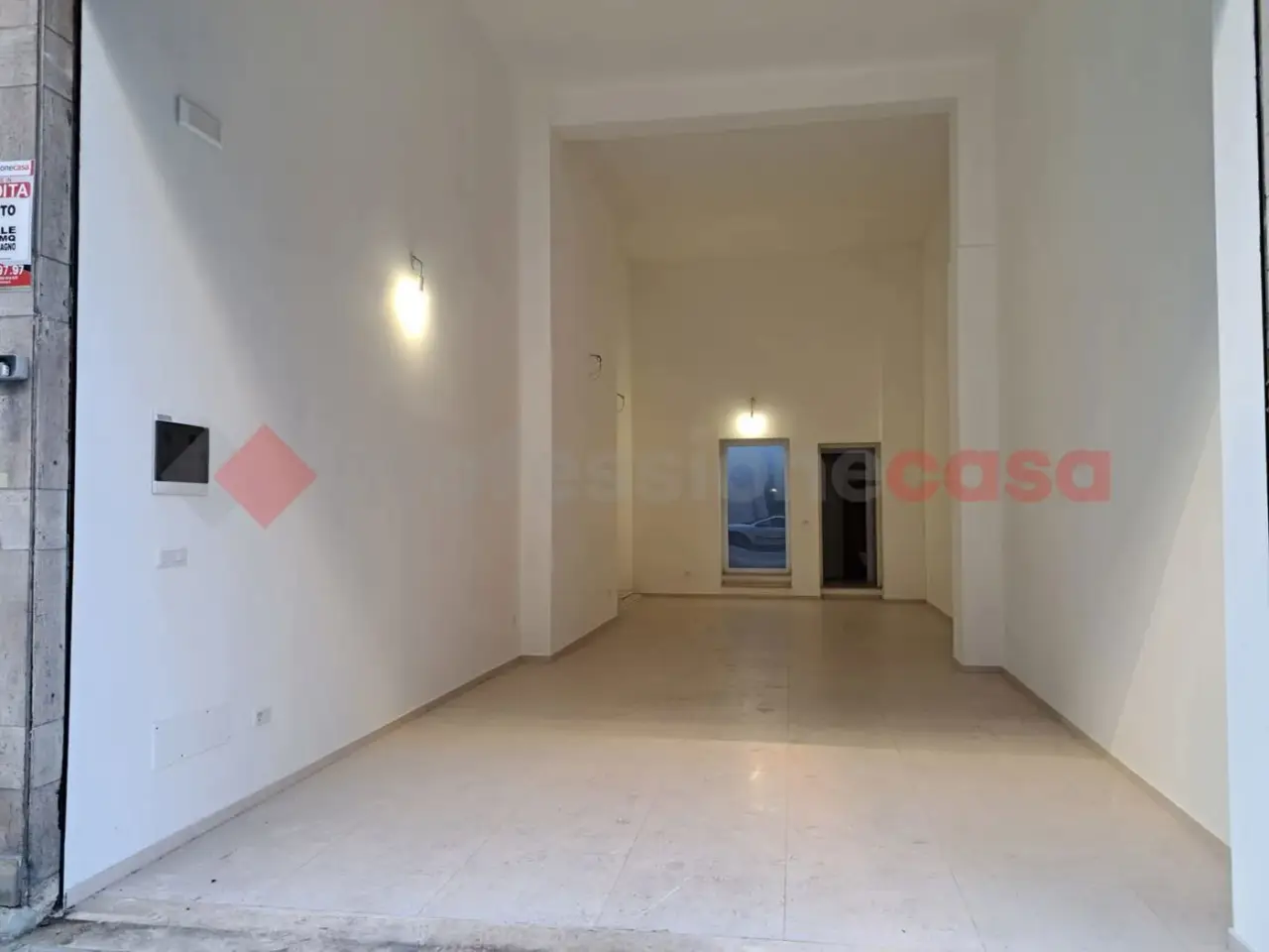Negozio in Viale Ennio 3, Bari, {3} - Foto 1