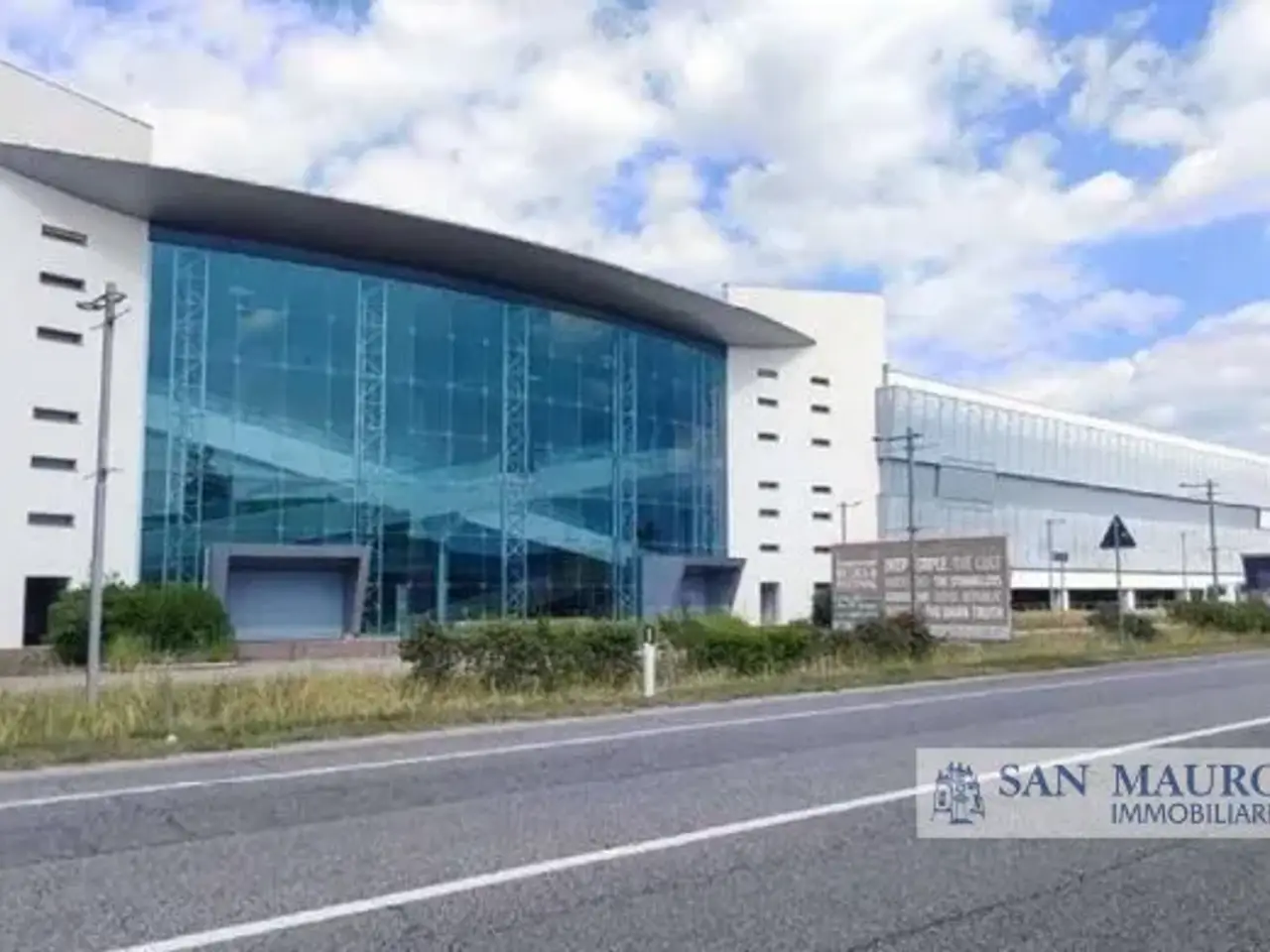Esercizio commerciale in Via Prasecco, Pordenone, {3} - Foto 1