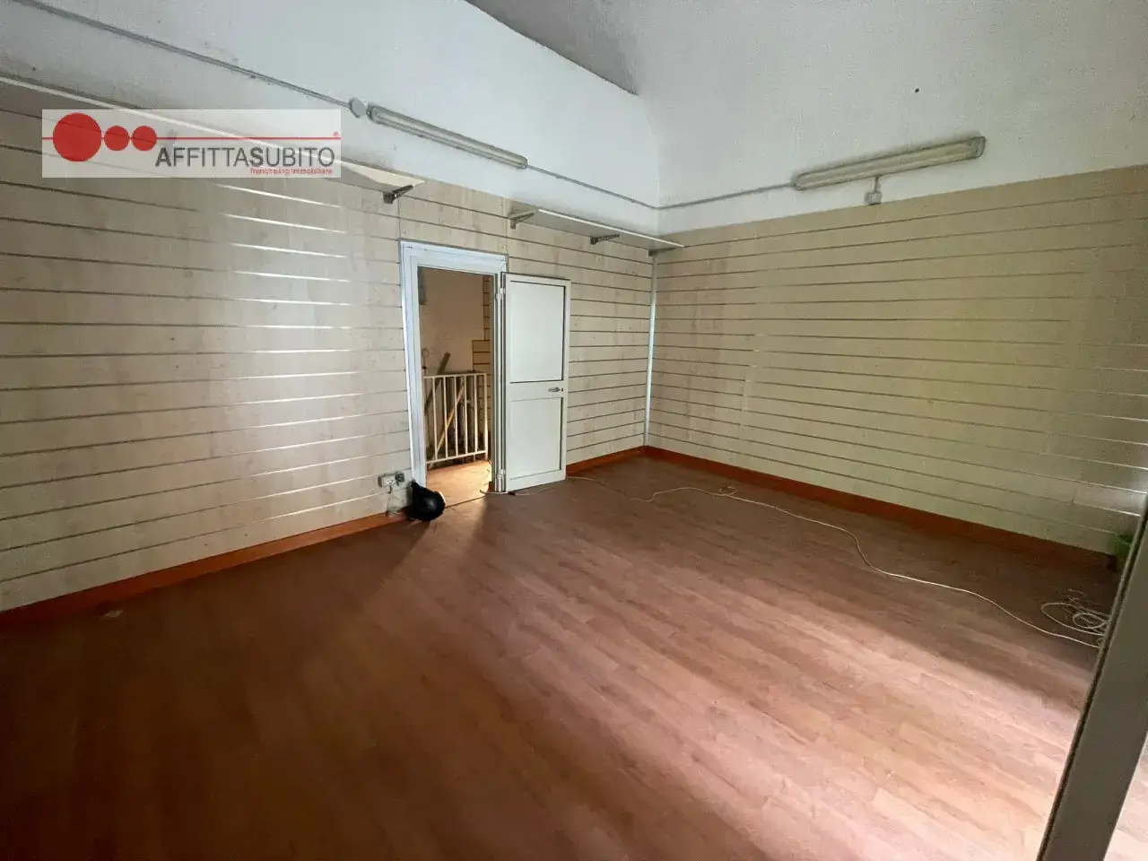 Esercizio commerciale in Via Giacomo Piscicelli, Napoli, {3} - Foto 2