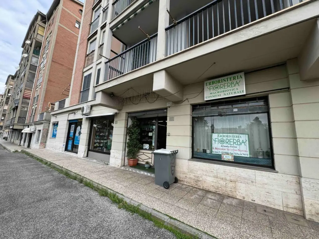 Locale commerciale in Via Atene 55 Ciampino, Ciampino, {3} - Foto 2
