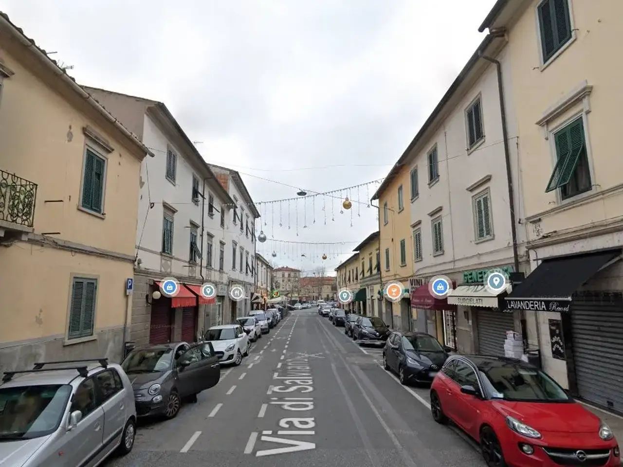 Esercizio commerciale in Piazza Damiano Chiesa 22, Livorno, {3} - Foto 1