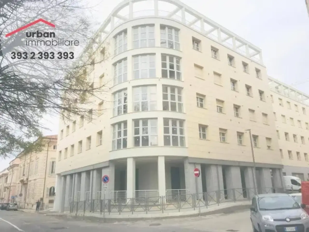 Negozio in Via Sant'Agostino, L'Aquila, {3} - Foto 1