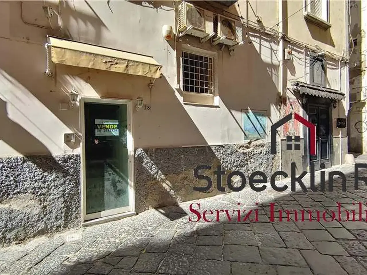 Negozio in Via Ferrigni 38, Napoli, {3} - Foto 2