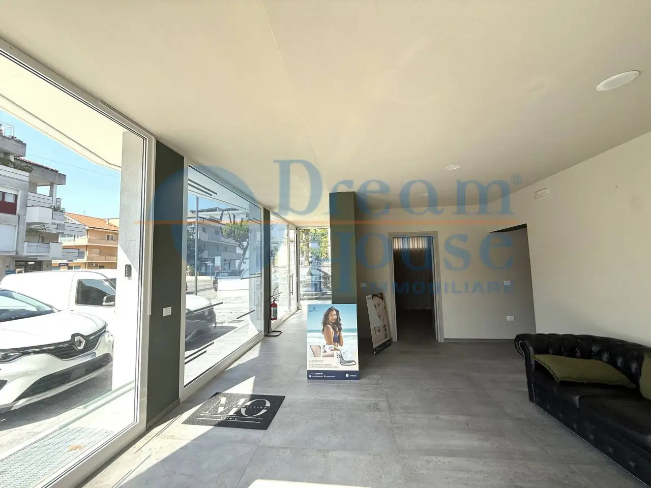 Negozio in Via Mazzini 41, Alba Adriatica, {3} - Foto 2