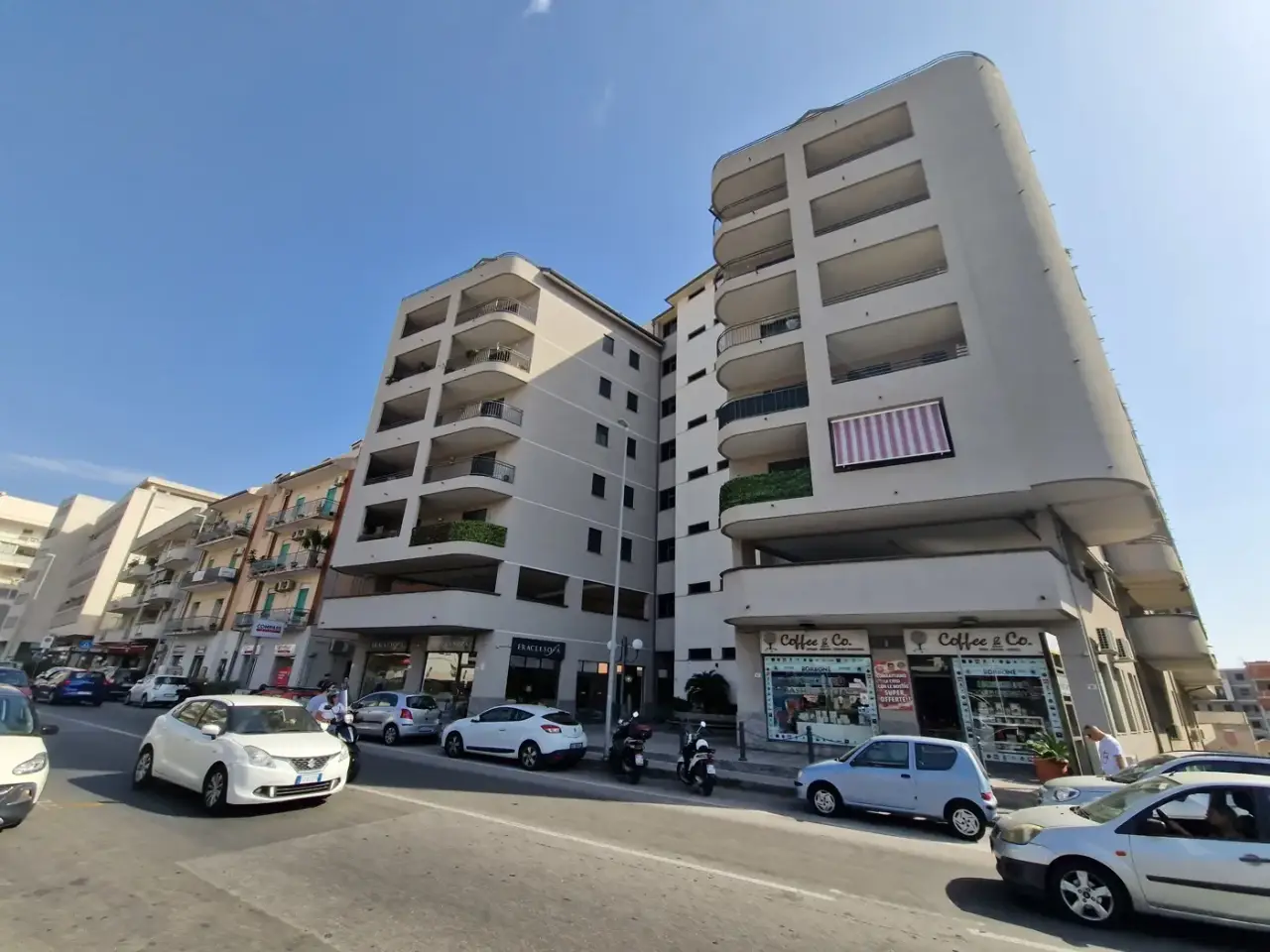 Palazzina commerciale in Via Adolfo Celi 185, Messina, {3} - Foto 1