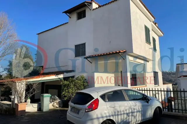 Villa in Via Madonna del Pantano, Giugliano in Campania - Foto 1