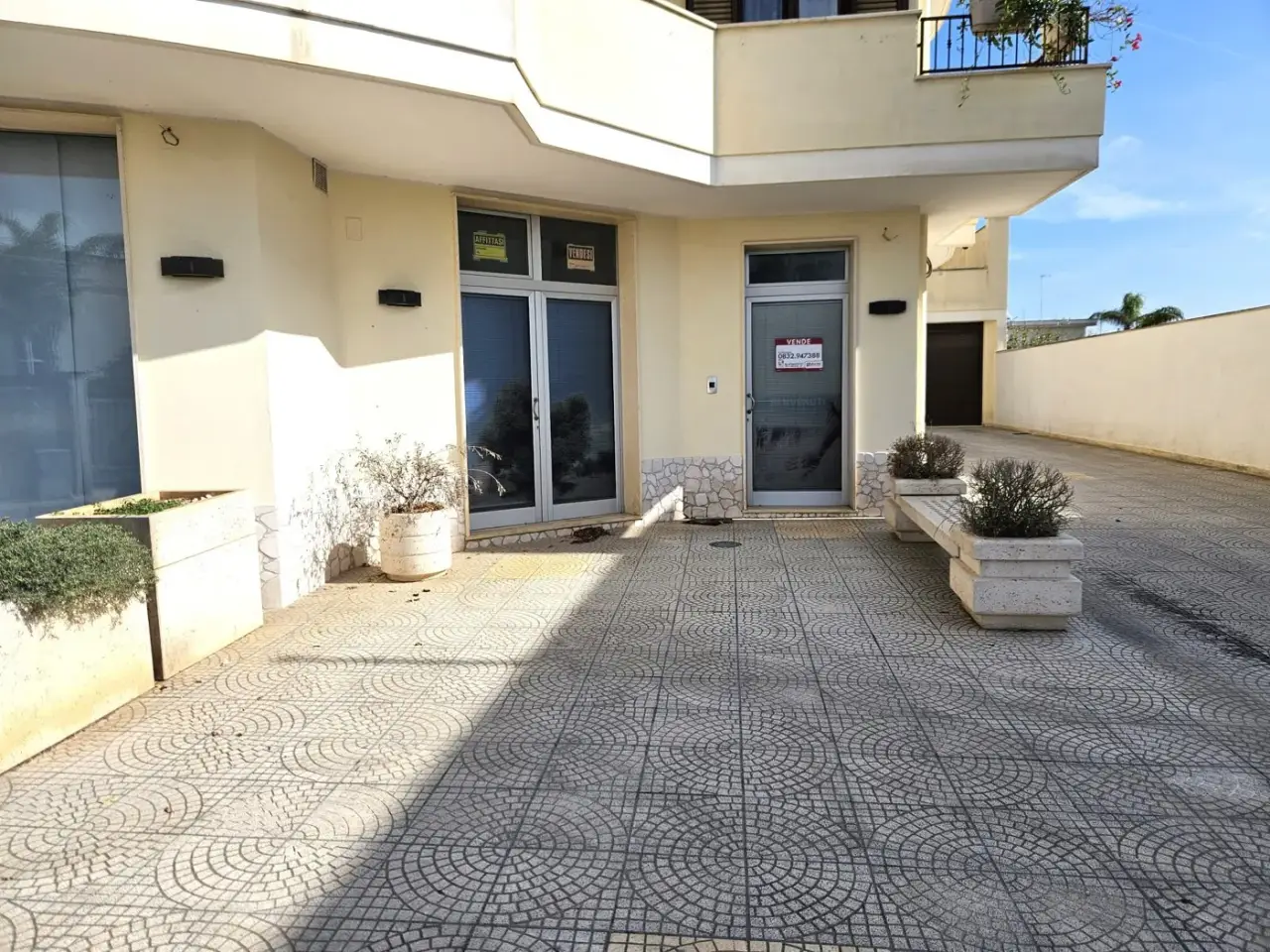 Negozio in Via Filippo Turati Snc, Copertino, {3} - Foto 1