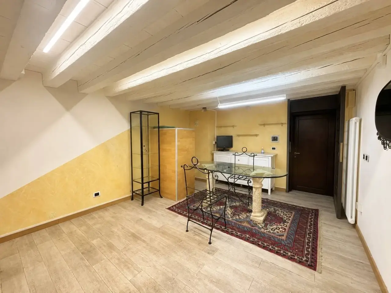 Negozio in Contrà Santi Apostoli 61, Vicenza, {3} - Foto 2