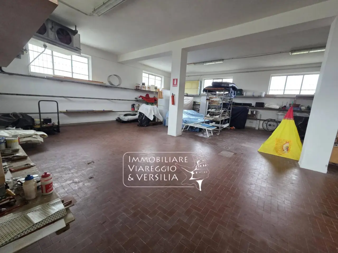 Magazzino in Via Sarzanese, Massarosa, {3} - Foto 1