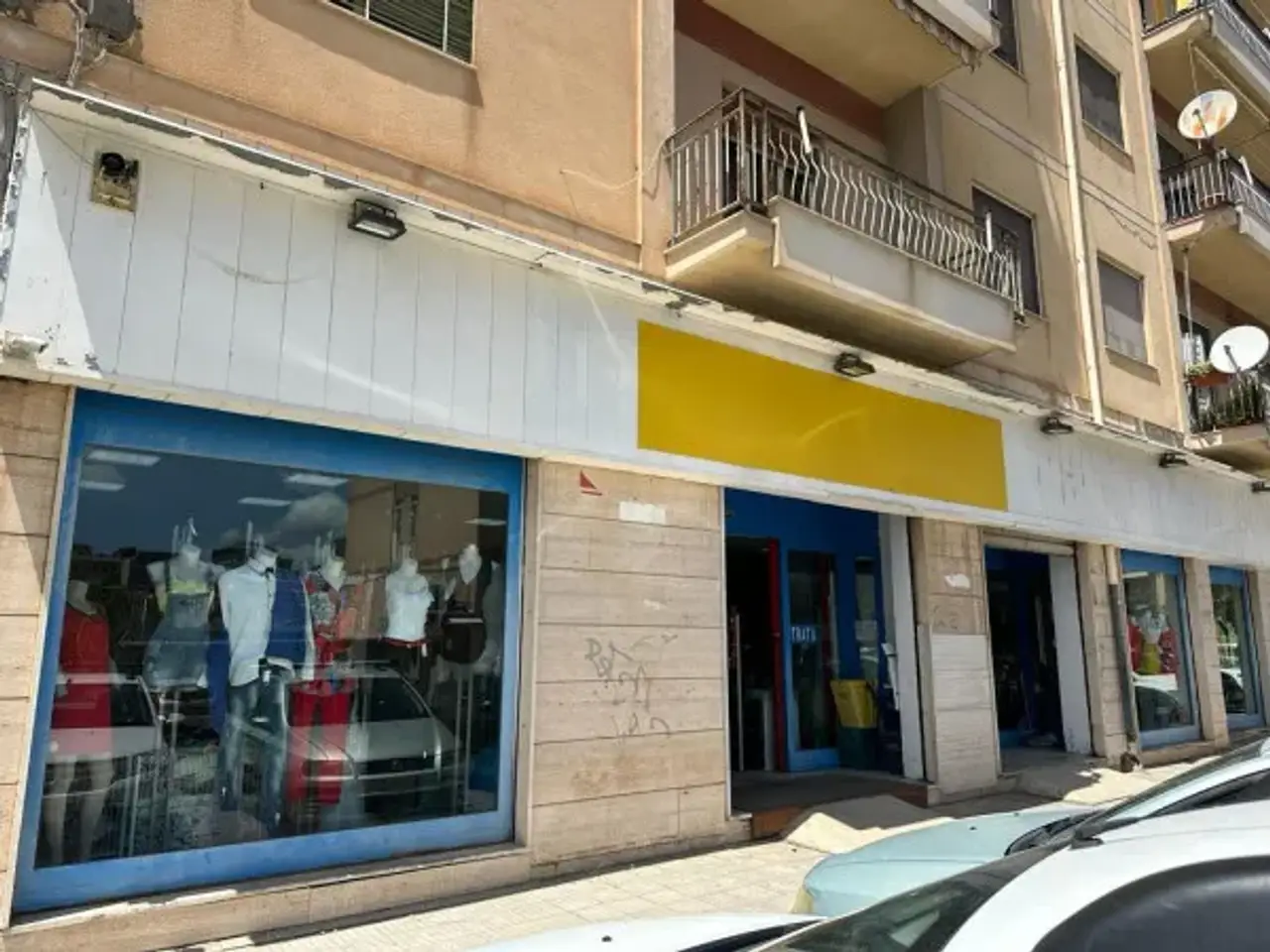 Negozio in Via Alcide De Gasperi 49, Caltanissetta, {3} - Foto 2