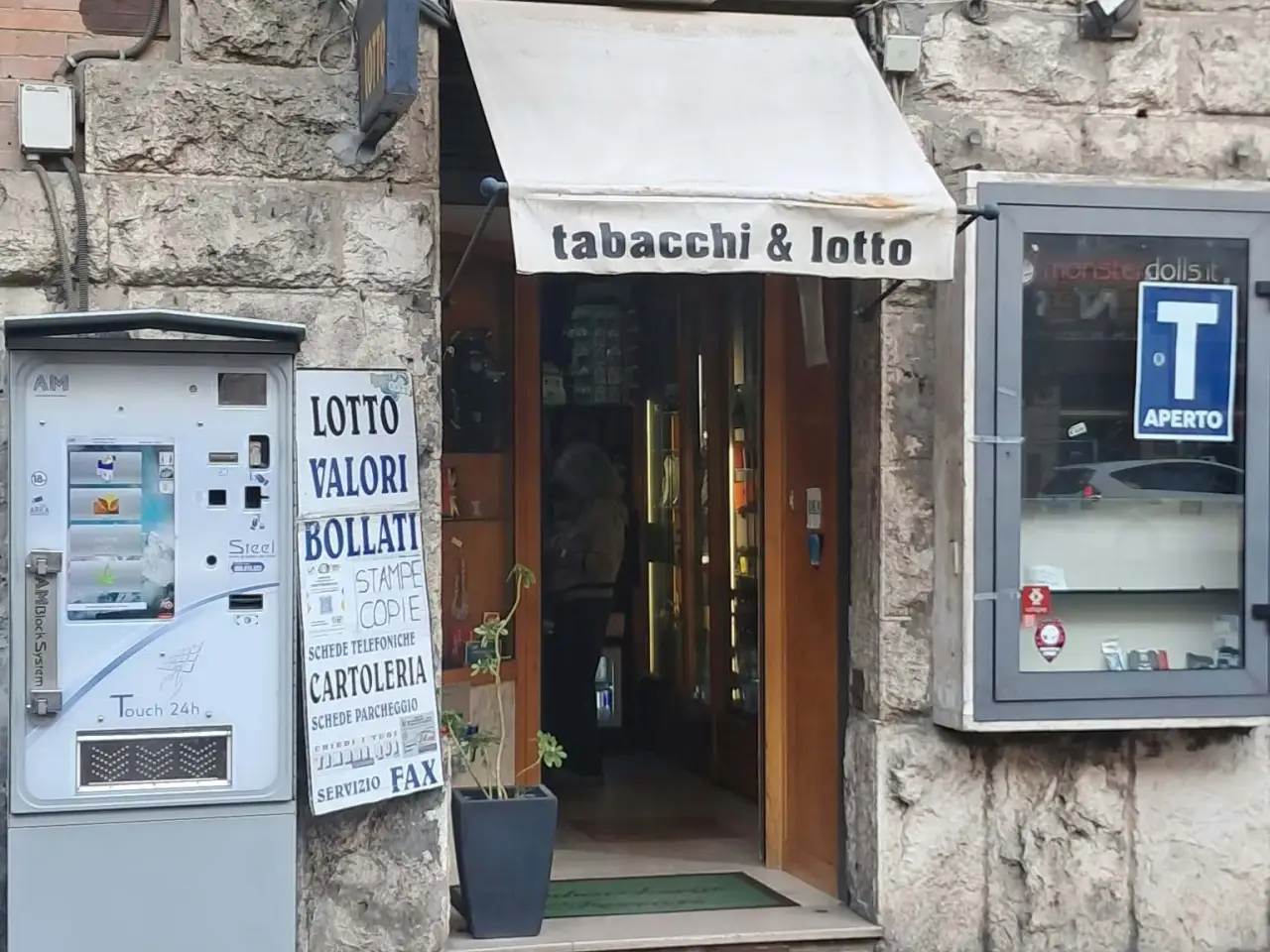 Tabaccheria in Via Giuseppe Ferrari 12, Roma, {3} - Foto 1