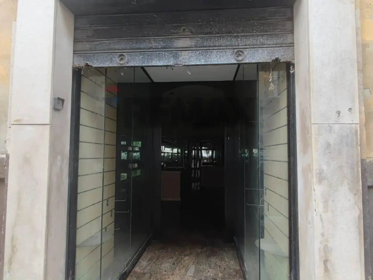 Magazzino in Via Francesco Crispi 113, Bari, {3} - Foto 1