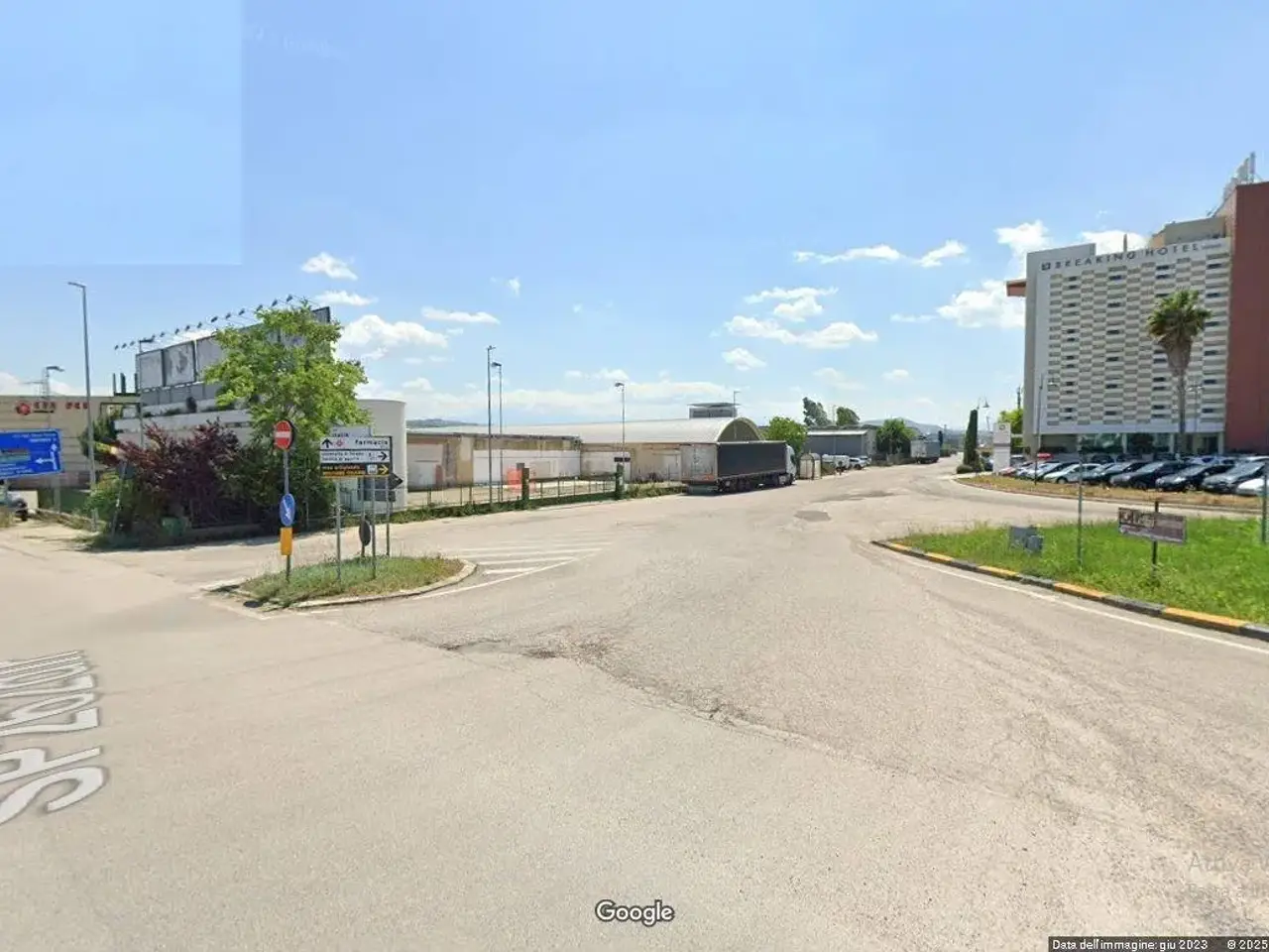 Negozio in Via Italia, Mosciano Sant'Angelo, {3} - Foto 1