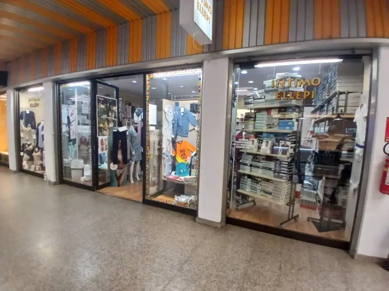 Negozio in Via Leonardo da Vinci 50, Venaria Reale, {3} - Foto 1