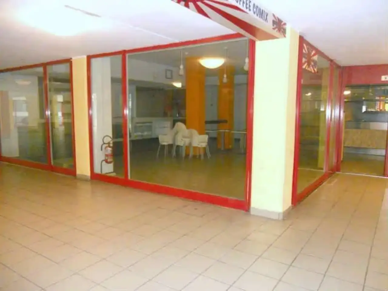 Locale commerciale in Via Cavina 9, Ravenna, {3} - Foto 1