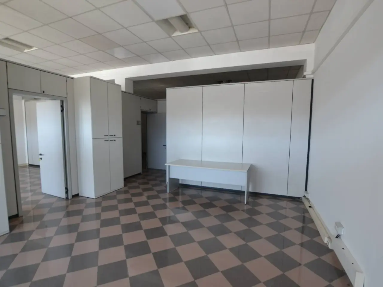 Negozio in Limena, Limena, {3} - Foto 1