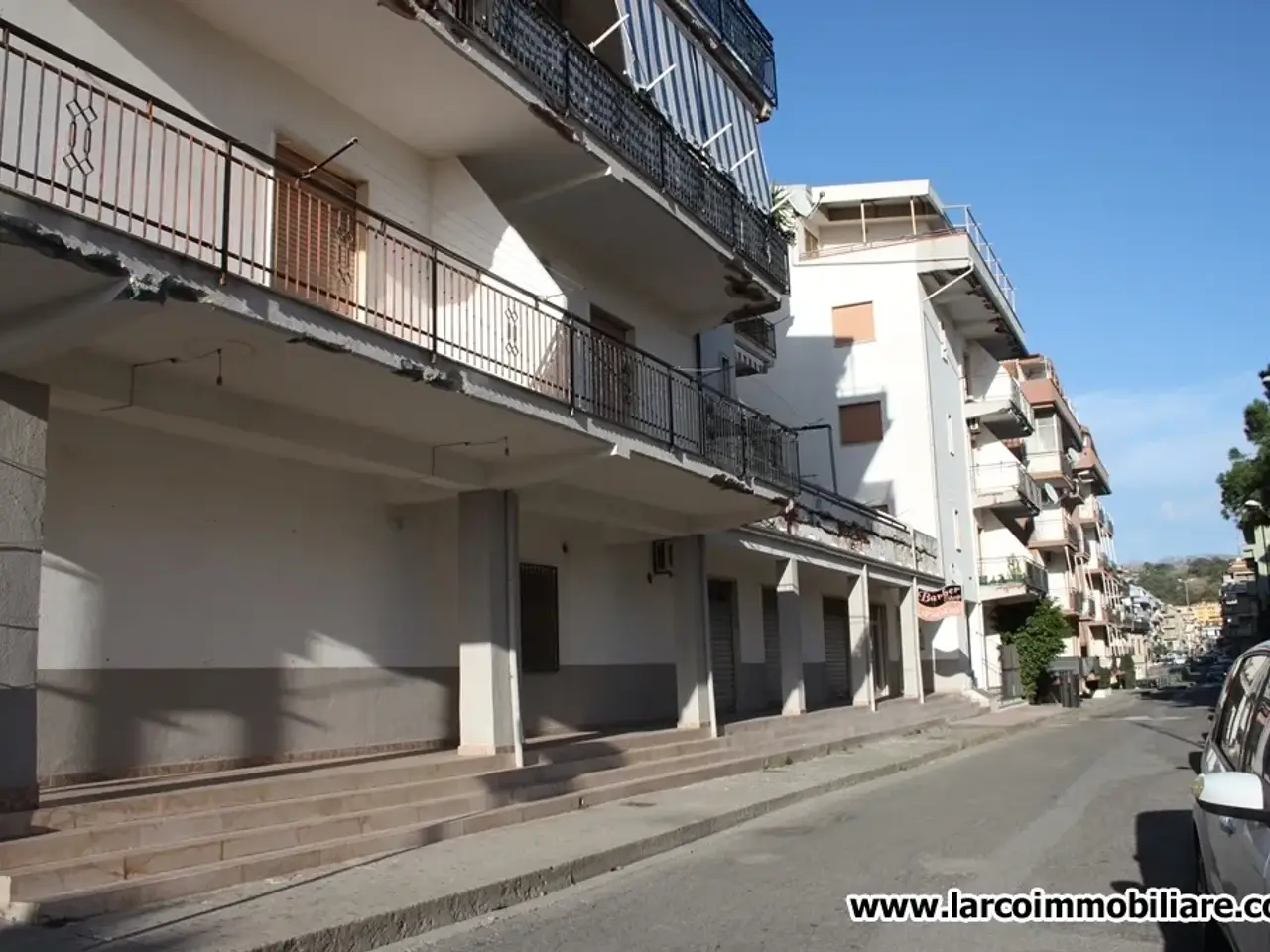 Locale commerciale in Via Saragat  | Scalea  (Cosenza), Scalea, {3} - Foto 1