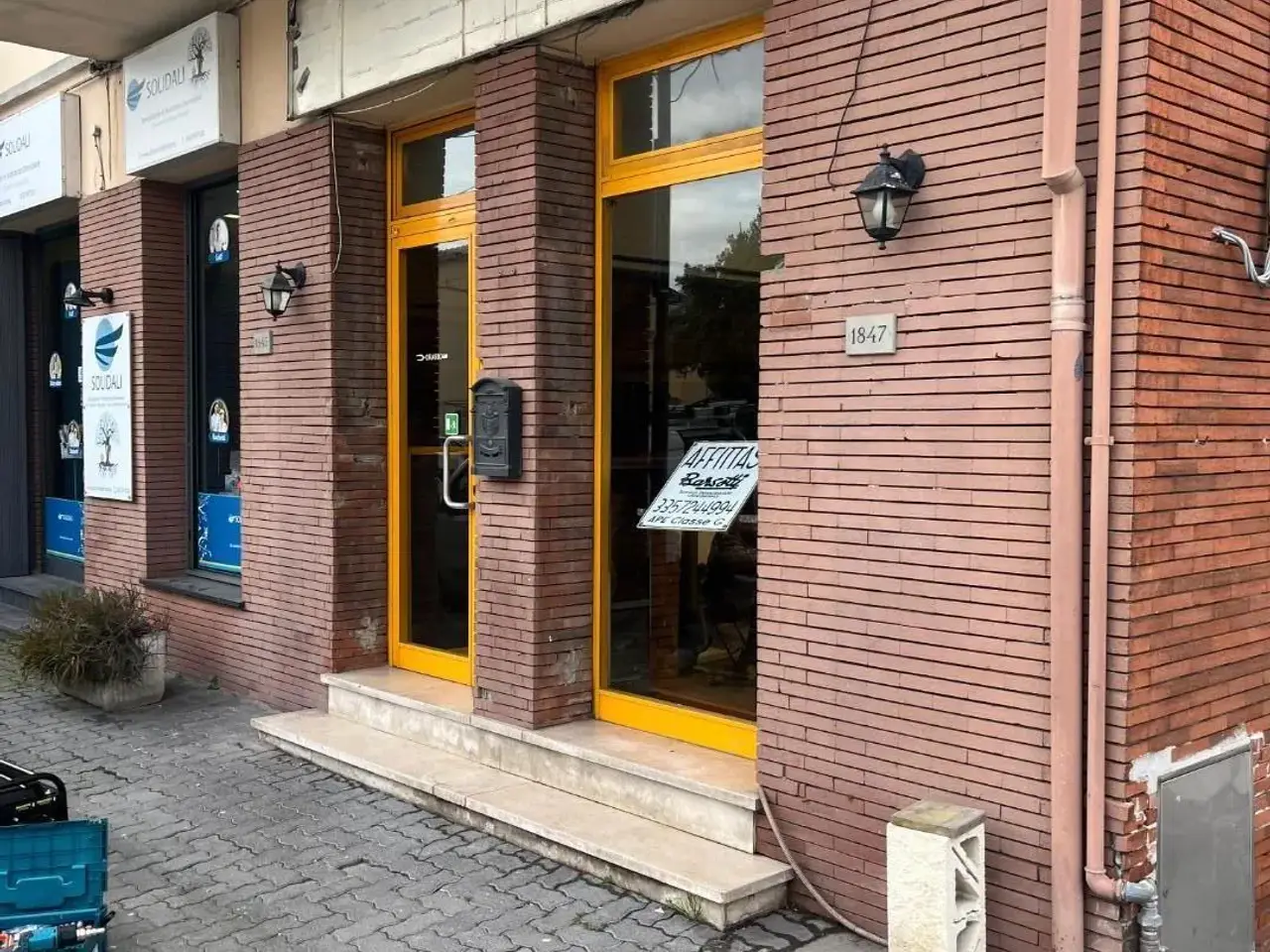 Locale commerciale in , Cascina, {3} - Foto 1