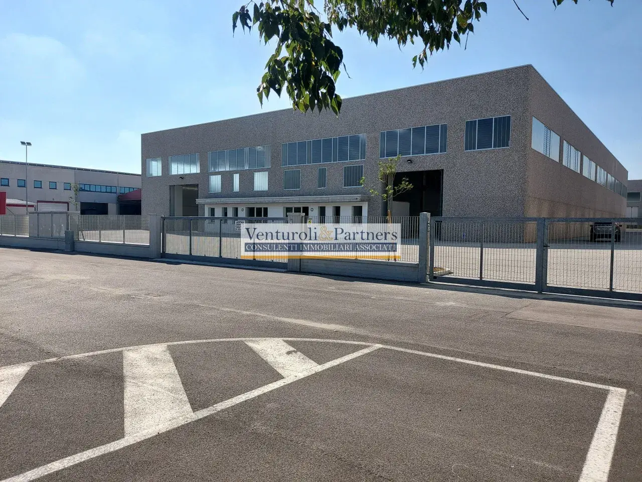 Capannone in Via Louis BlèRiot 18, Montichiari, {3} - Foto 1