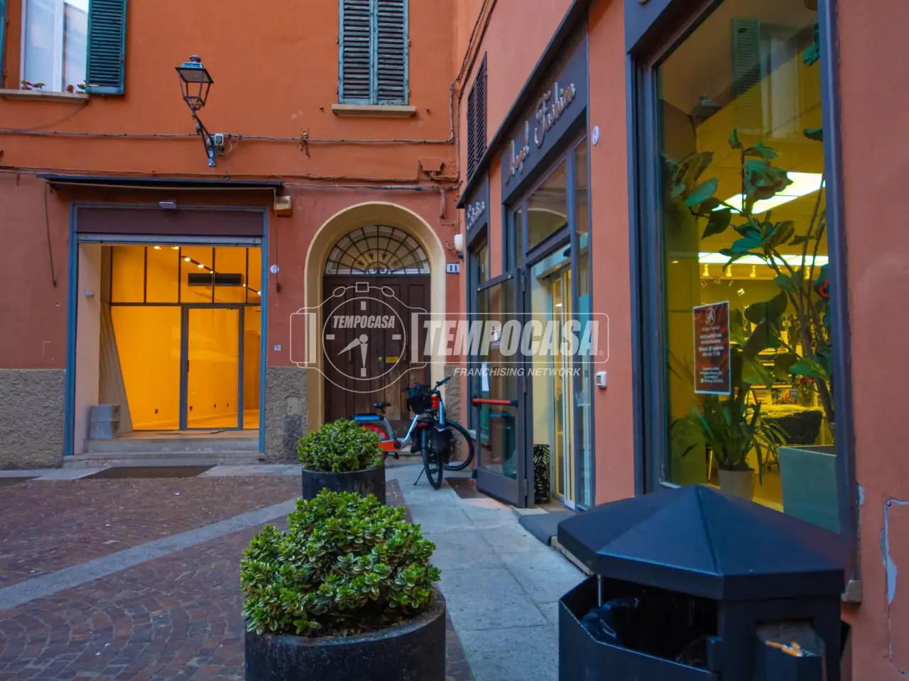 Negozio in Corte De Galluzzi, Bologna, {3} - Foto 2