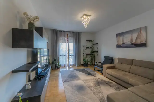 Apartament in Via Dante Aligheri 28, Galliera - Photo 1