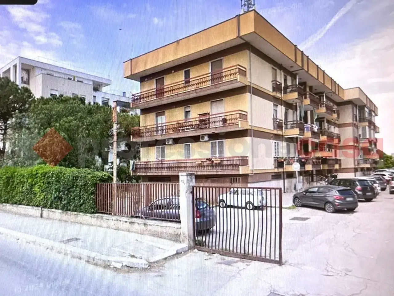 Magazzino in Via Giusso 13e, Bari, {3} - Foto 1