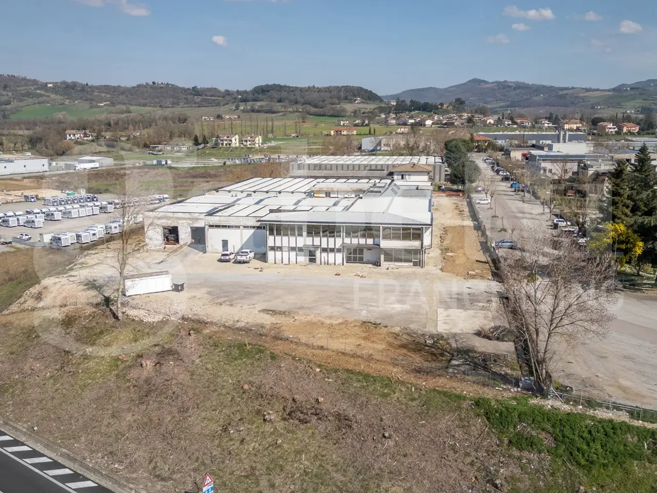 Capannone in Via dell'Industria 16, Montone, {3} - Foto 1