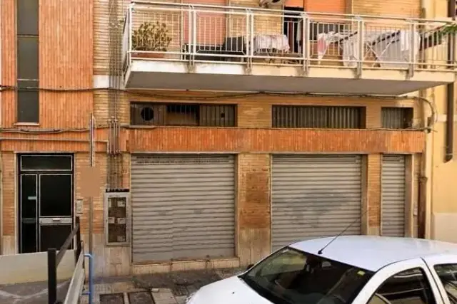 Boxen in Via Mazzini, 11-13, Brindisi - Foto 1