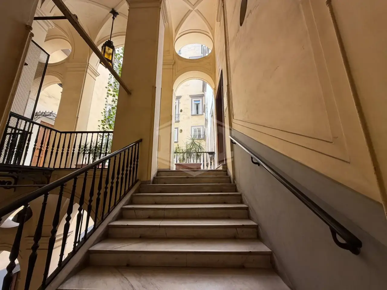 Ufficio in Riviera di Chiaia 256, Napoli, {3} - Foto 2