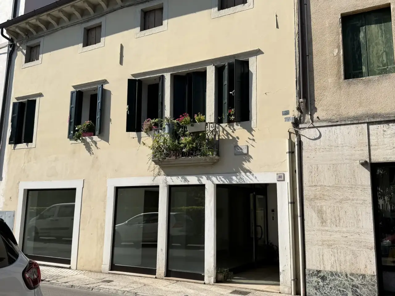 Negozio in Via Giuseppe Garibaldi N. 80, Vittorio Veneto, {3} - Foto 2