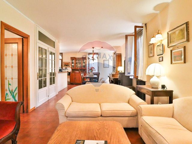 main gallery real estate image