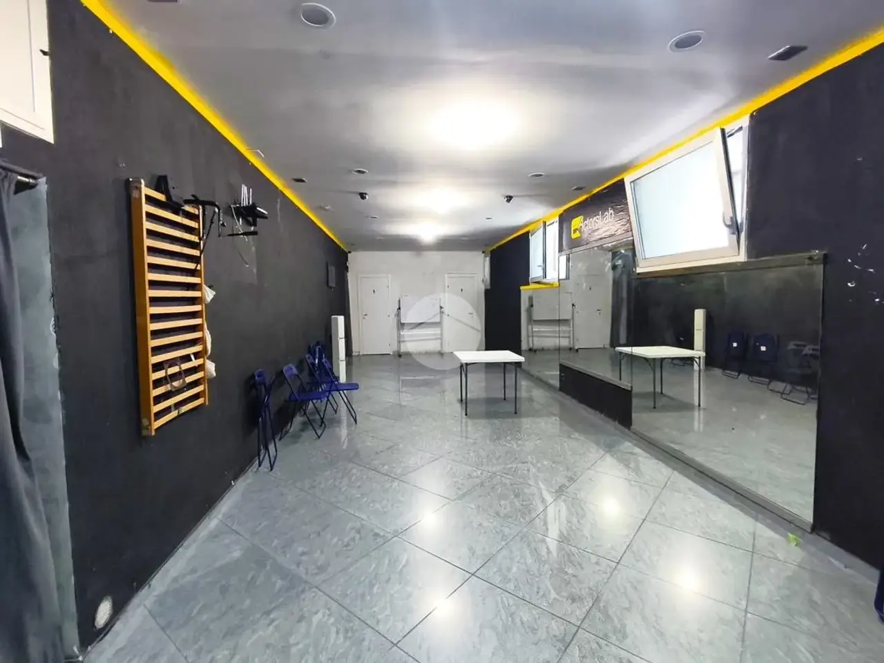 Negozio in Via Girolamo Santacroce 74, Napoli, {3} - Foto 1