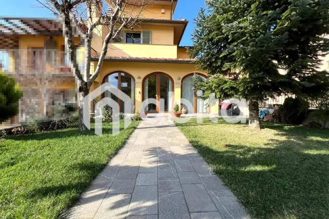 Two-family villa in Via Gruissan, Loro Ciuffenna - Photo 1